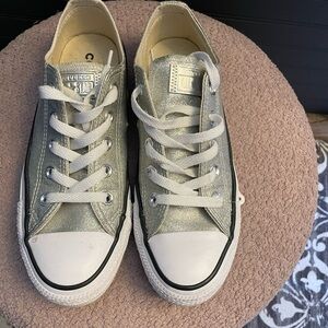 Converse low top, Silver Sparkly, Size 6